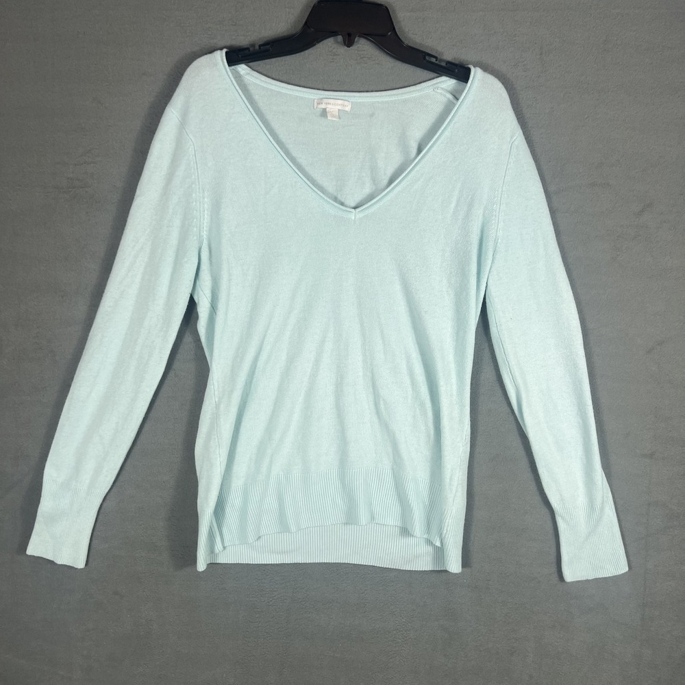 New York & Company Women's Light Blue V-Neck Sweater Size L Pullover Knit Top